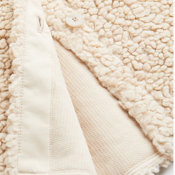 H&M TEDDY SHACKET - Picture 2 of 2